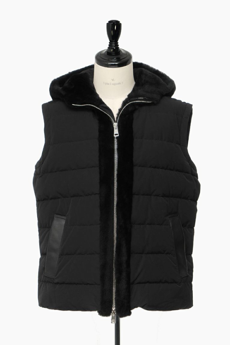 1PIU1UGUALE3 × EMMETI MOUTON HOODED VEST ［BLACK 