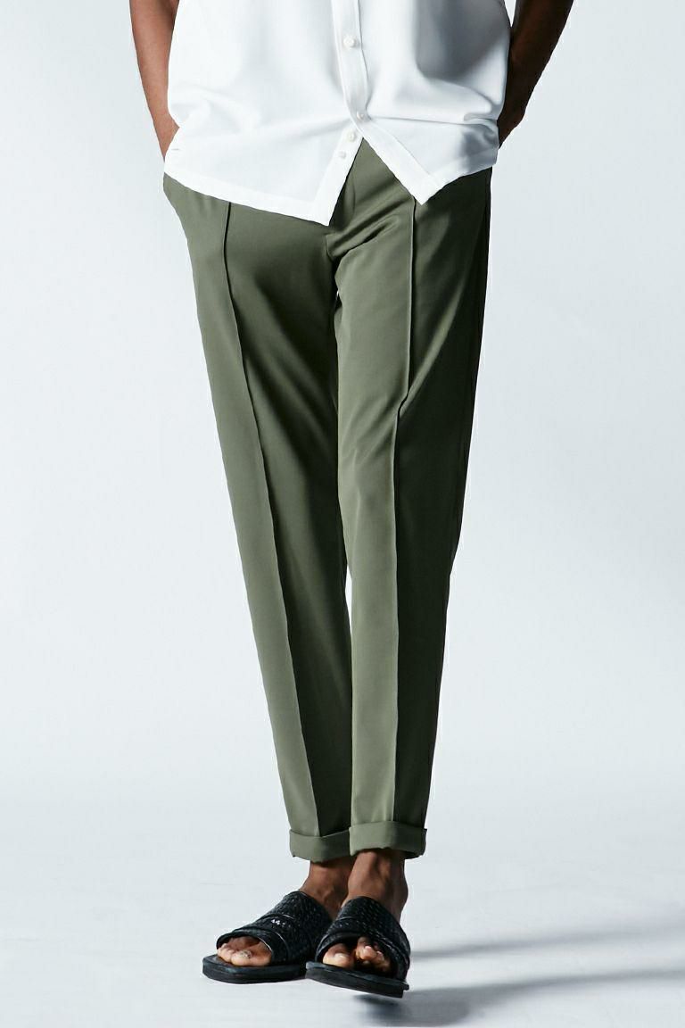 CREASE SLACKS (ARGAN OIL 2WAY) ［KHAKI］ | VATOMCE | 1PIU1UGUALE3 