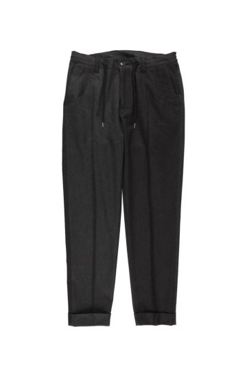 【未使用品】1PIU1UGUALE3 9テーパードチノパンツ サイズ3 未使用】1PIU1UGUALE3 9テーパードチノパンツ サイズ3